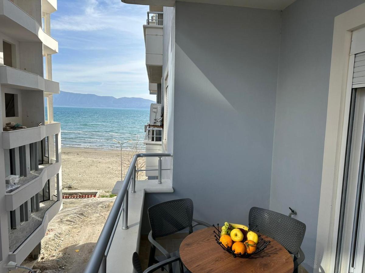 Trea Accomodations - On Private Beach With Sunbed & Umbrella Vlorë Exteriör bild