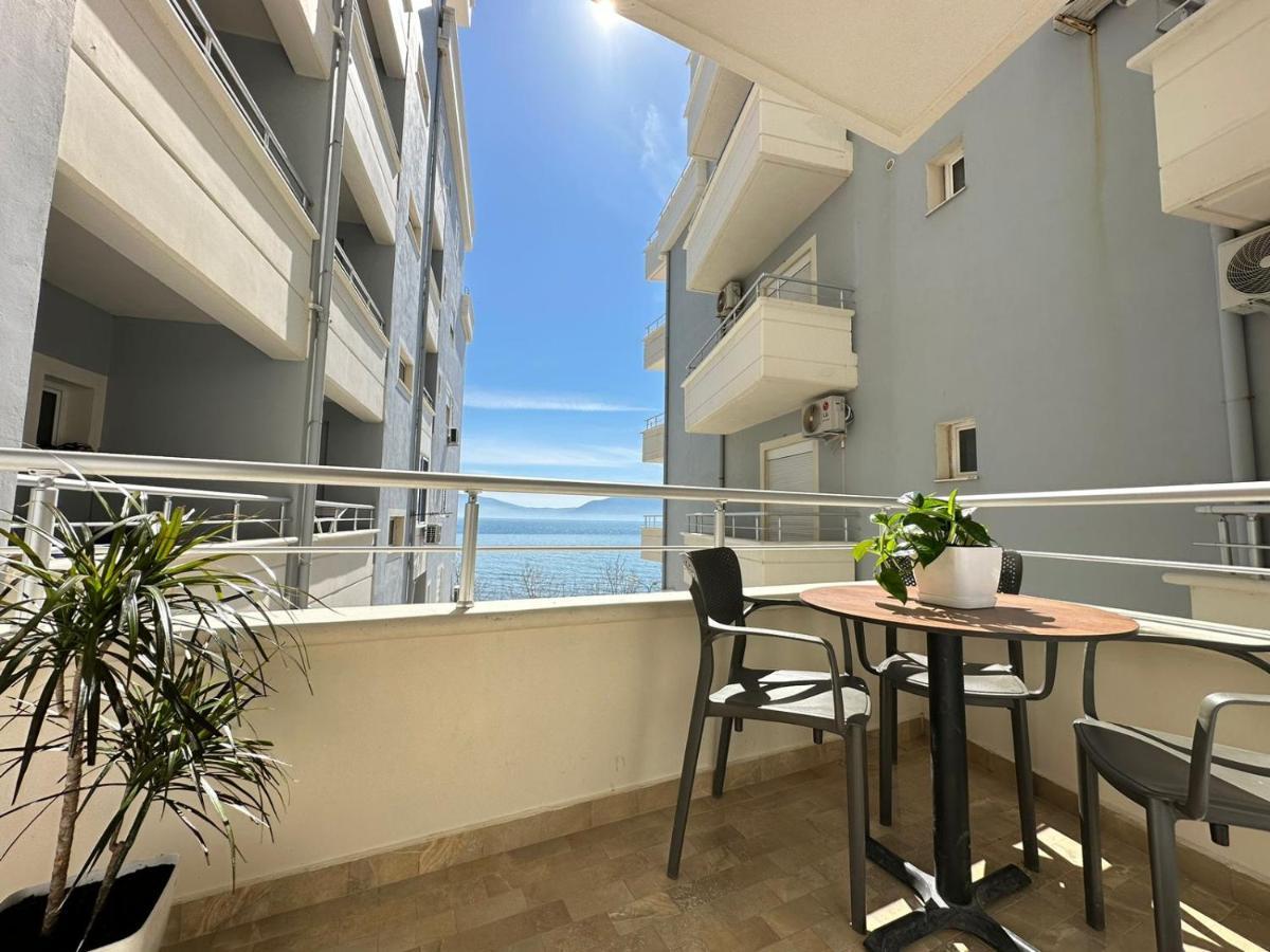 Trea Accomodations - On Private Beach With Sunbed & Umbrella Vlorë Exteriör bild