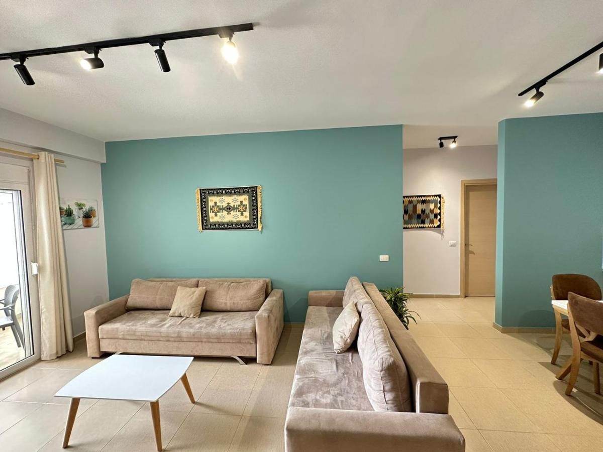 Trea Accomodations - On Private Beach With Sunbed & Umbrella Vlorë Exteriör bild