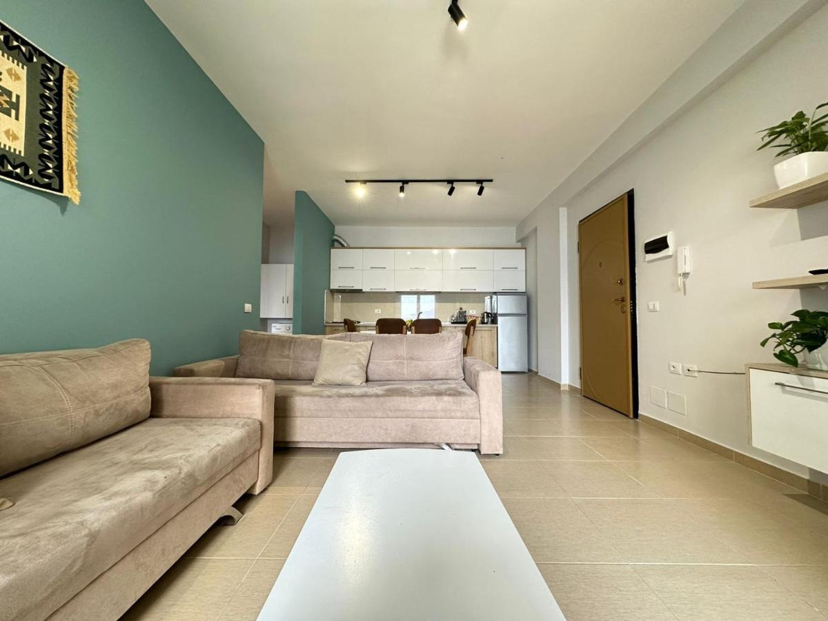 Trea Accomodations - On Private Beach With Sunbed & Umbrella Vlorë Exteriör bild